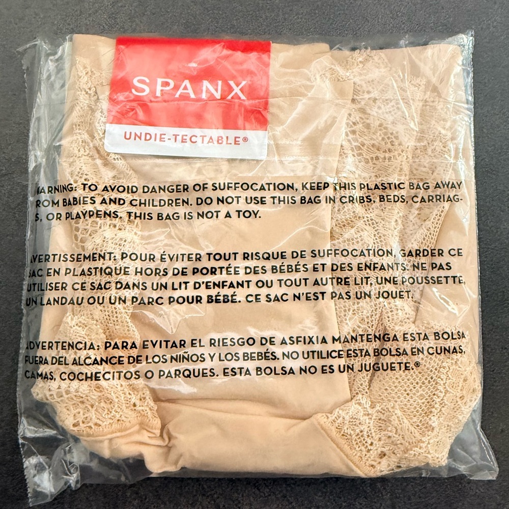 MOVING SALE!
SPANX Lace Hi-Hipster Undie-tectable NWT